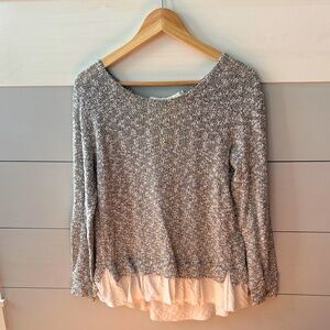 Anthropologie Clu+ Willoughby Gray Knit Sweater with Cream Hem and bow on back